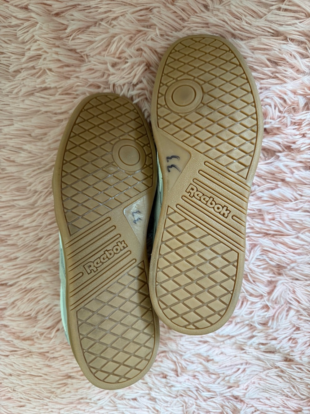 Women’s Reebok Shoes - Picture 4 of 5